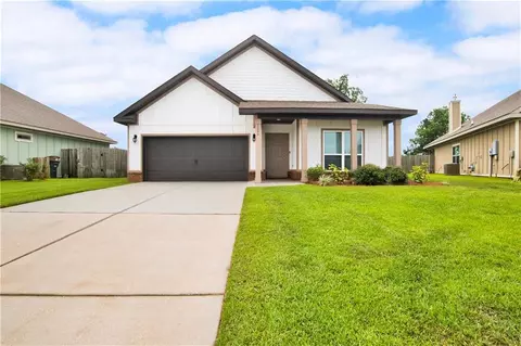 9306 Swan Point Rd, Daphne, AL 36526
