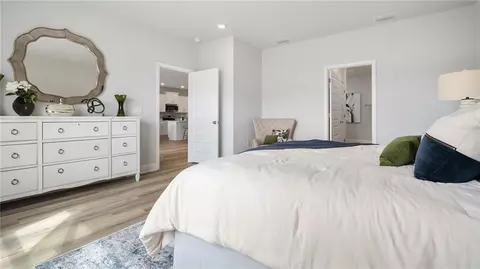 Bedroom - 7628 Anglebrook Rd N, Mobile, AL 36695 photo 3 of 9