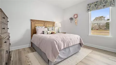 Bedroom - 7628 Anglebrook Rd N, Mobile, AL 36695 photo 4 of 9
