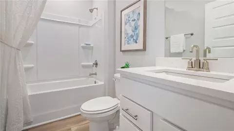 Bath - 7628 Anglebrook Rd N, Mobile, AL 36695 photo 1 of 1