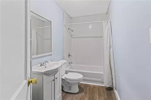 Bath - 275 Bishop Phillips Ave, Mobile, AL 36608 photo 1 of 1