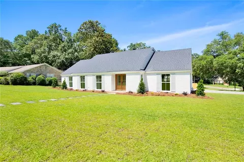 4543 Kingsway Dr, Mobile, AL 36608