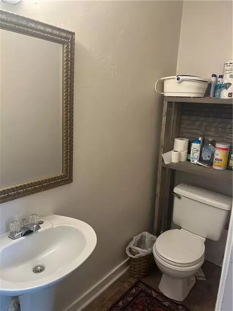 Bath - 1753 New Hamilton St, Mobile, AL 36604 photo 2 of 4