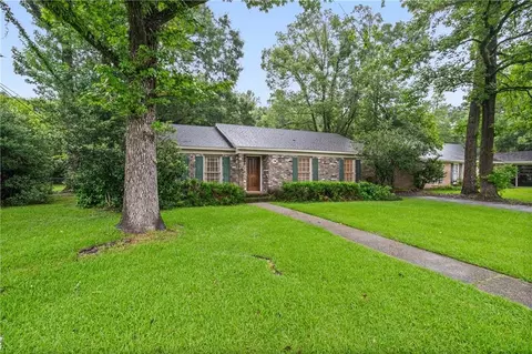 605 Barksdale Dr E, Mobile, AL 36606 photo 2