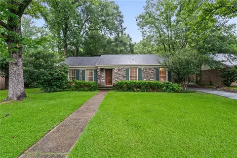 605 Barksdale Dr E, Mobile, AL 36606 photo 1