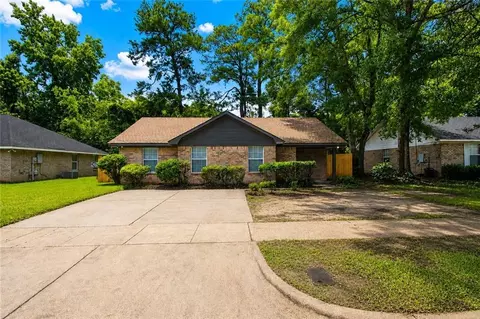2524 Oakmont Ct, Mobile, AL 36605