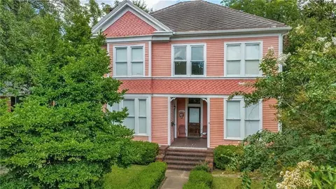1112 Dauphin St, Mobile, AL 36604