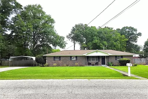 632 Gilbert St, Saraland, AL 36571