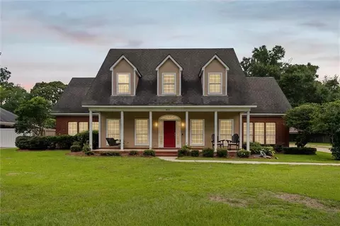 459 Charles V St, Satsuma, AL 36572