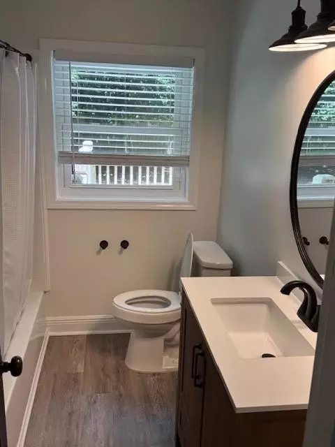 Bath - 4413 Winding Way, Mobile, AL 36693 photo 1 of 4