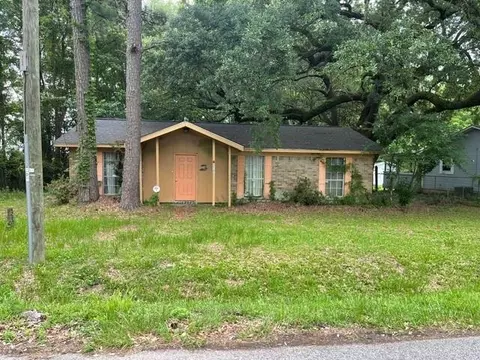 2101 Hoppin St, Mobile, AL 36605
