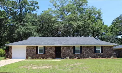 5824 Woodgate Rd, Mobile, AL 36609
