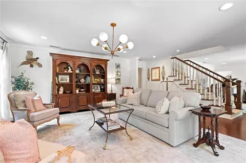 Living - 34 Buerger Rd, Mobile, AL 36608 photo 2 of 7