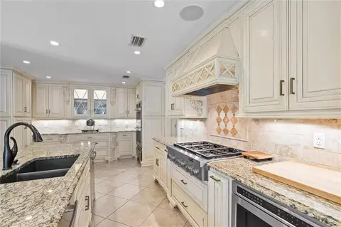 Kitchen - 34 Buerger Rd, Mobile, AL 36608 photo 2 of 7