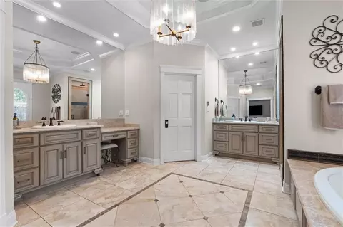 Bath - 34 Buerger Rd, Mobile, AL 36608 photo 2 of 6