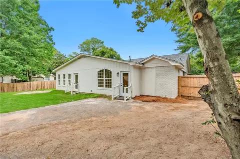 Exterior - 6025 Howells Ferry Rd, Mobile, AL 36618 photo 8 of 9