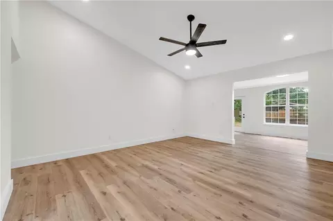 Living - 6025 Howells Ferry Rd, Mobile, AL 36618 photo 3 of 8