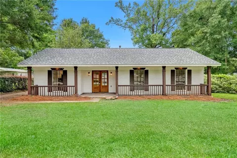 Exterior - 6025 Howells Ferry Rd, Mobile, AL 36618 photo 2 of 9