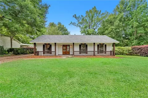 Exterior - 6025 Howells Ferry Rd, Mobile, AL 36618 photo 4 of 9