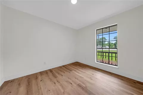 Bedroom - 6025 Howells Ferry Rd, Mobile, AL 36618 photo 3 of 6