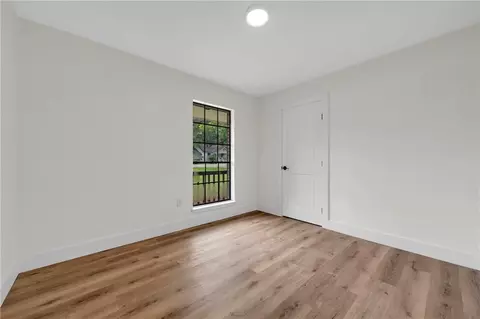 Bedroom - 6025 Howells Ferry Rd, Mobile, AL 36618 photo 5 of 6