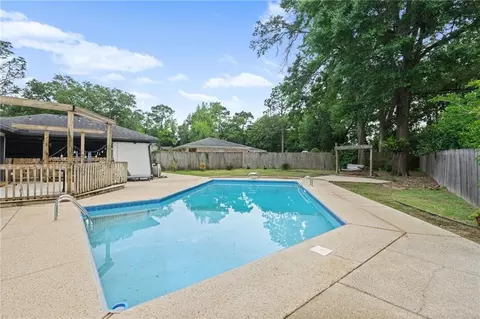 Exterior - 424 Hounds Run W, Mobile, AL 36608 photo 4 of 5