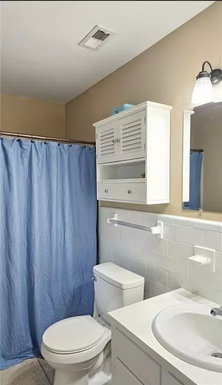 Bath - 259 Vanderbilt Dr, Mobile, AL 36608 photo 1 of 3