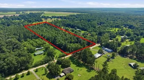 10101 Lawrence Byrd Rd, Chunchula, AL 36521