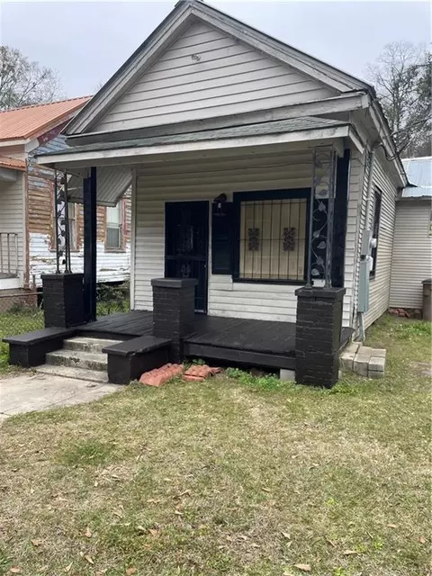 1055 Marine St, Mobile, AL 36605