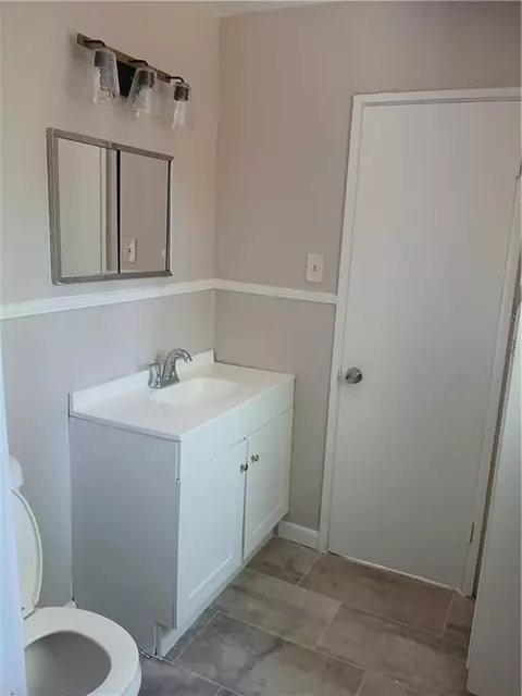Bath - 603 Thornton Pl, Mobile, AL 36609 photo 1 of 1