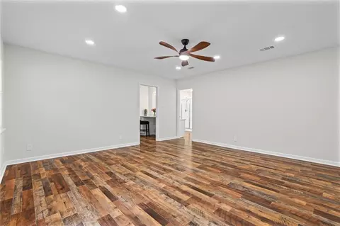 Living - 859 Cottage Hill Ave, Mobile, AL 36693 photo 12 of 14