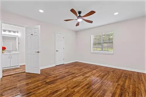 Bedroom - 859 Cottage Hill Ave, Mobile, AL 36693 photo 2 of 2