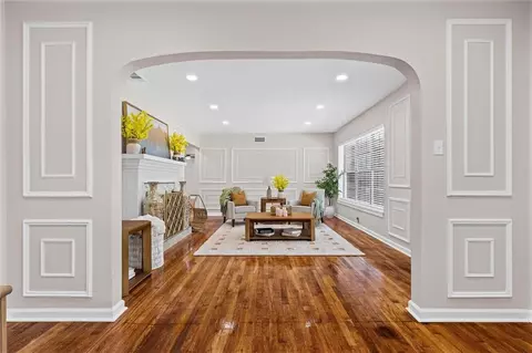 Living - 859 Cottage Hill Ave, Mobile, AL 36693 photo 3 of 14