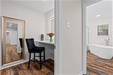 Entry Way - 859 Cottage Hill Ave, Mobile, AL 36693 photo 1 of 2