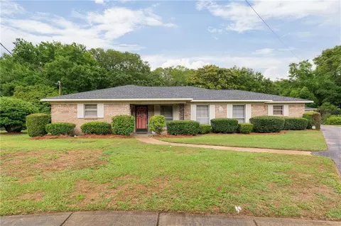 1367 Spring Valley Ct, Mobile, AL 36693