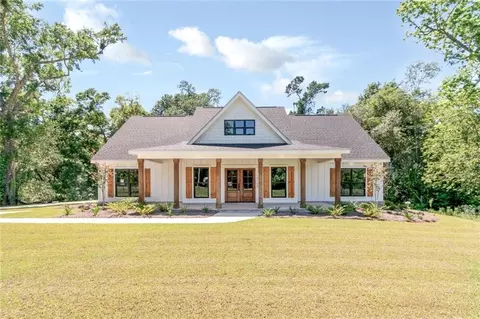 19159 Section St, Fairhope, AL 36532