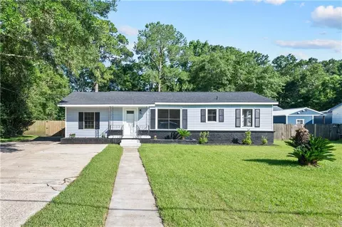 2467 Robin Hood Dr, Mobile, AL 36605