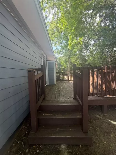 Exterior - 1400 Forest Dell Rd, Mobile, AL 36618 photo 6 of 7