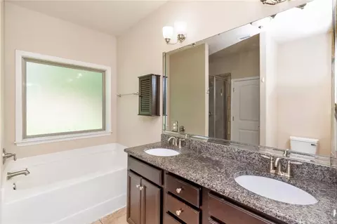 Bath - 6208 Whitebark Dr, Mobile, AL 36693 photo 1 of 3