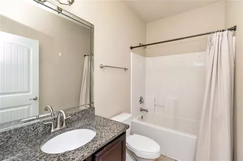 Bath - 6208 Whitebark Dr, Mobile, AL 36693 photo 3 of 3