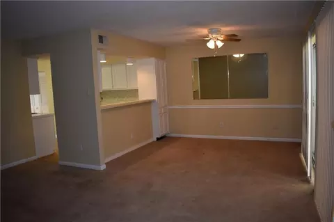 Living - 6701 Dickens Ferry Rd #23, Mobile, AL 36608 photo 4 of 5