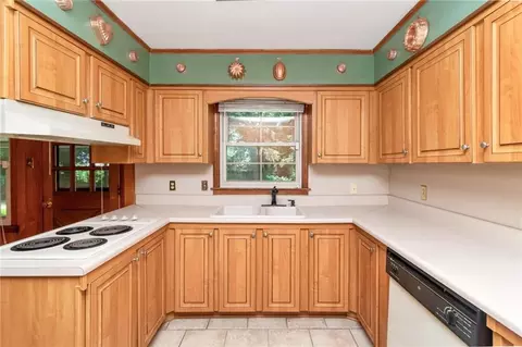 Kitchen - 324 Syracuse St, Mobile, AL 36608 photo 1 of 4