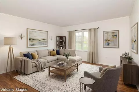 Living - 324 Syracuse St, Mobile, AL 36608 photo 5 of 7