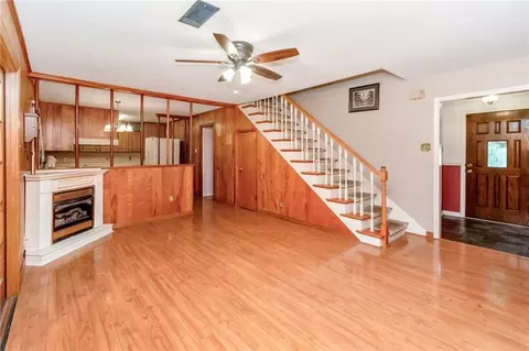 Living - 324 Syracuse St, Mobile, AL 36608 photo 3 of 7