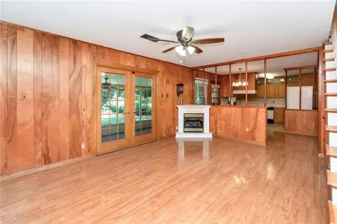 Living - 324 Syracuse St, Mobile, AL 36608 photo 2 of 7