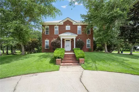5880 Plantation Woods Dr, Theodore, AL 36582