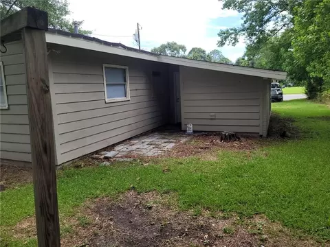 Exterior - 304 Lee St W, Chickasaw, AL 36611 photo 5 of 8
