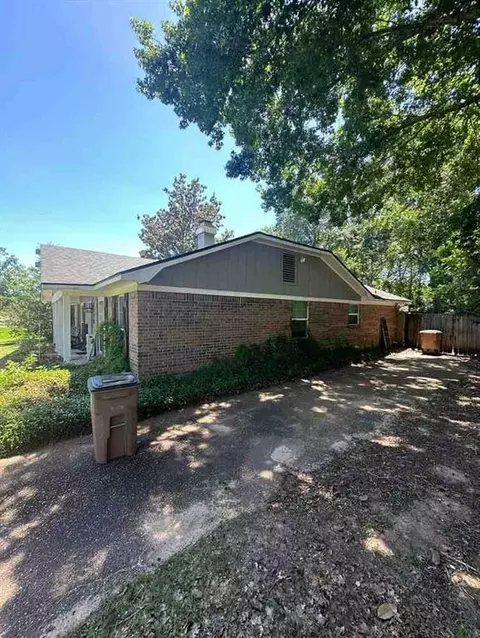 2270 Christopher Dr E, Mobile, AL 36609 photo 4