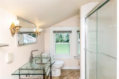 Bath - 3220 Bay Front Rd, Mobile, AL 36605 photo 2 of 4