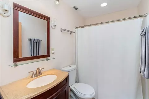Bath - 3220 Bay Front Rd, Mobile, AL 36605 photo 4 of 4